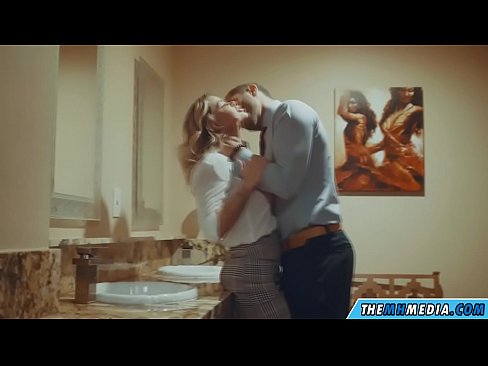 ❤️ ໃນເວລາທີ່ຜິວເນື້ອສີຂາວ busty seduces ທ່ານຢູ່ໃນຫ້ອງນ້ໍາສາທາລະນະ ການຮ່ວມເພດມີຄຸນນະພາບ ທີ່ lo.redpornpictures.ru ❤